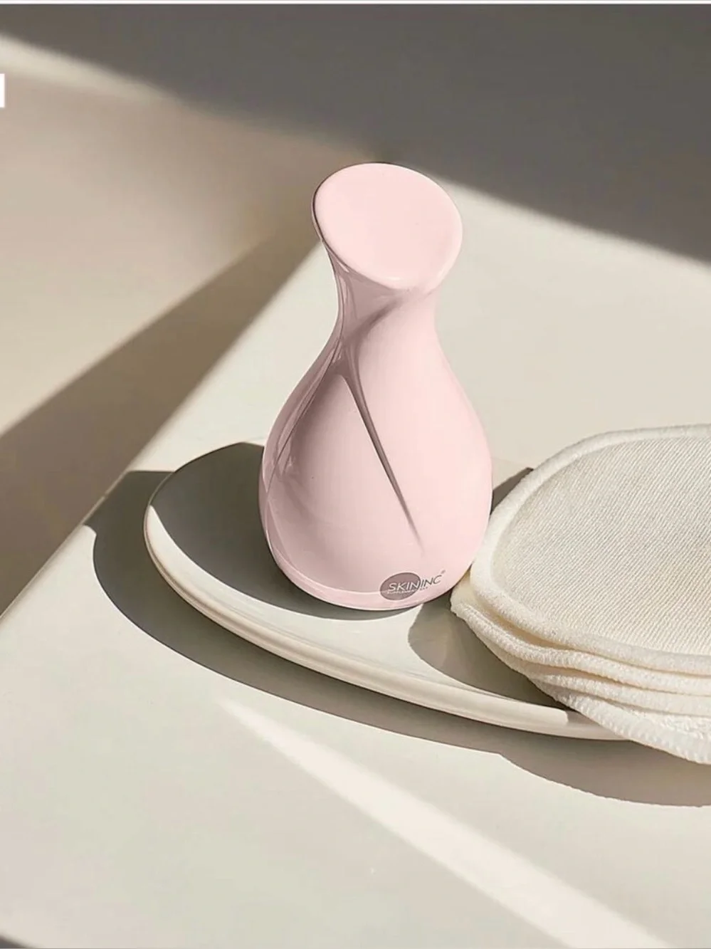 🌸 Skin Inc Cryo-Ice Sake Roller